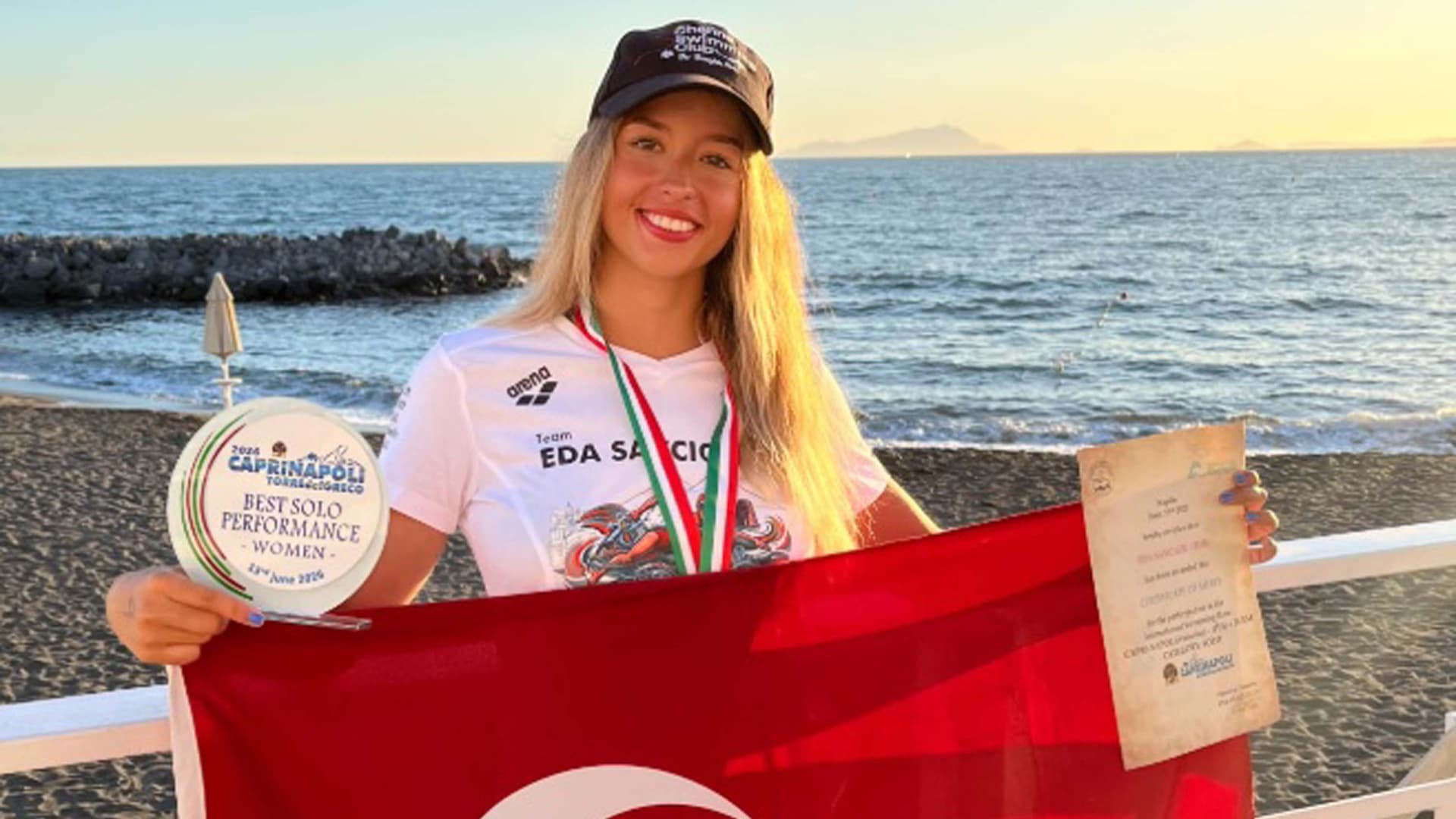 Eda Savcıgil, Catalina Kanalı’nı iki rekorla geçti