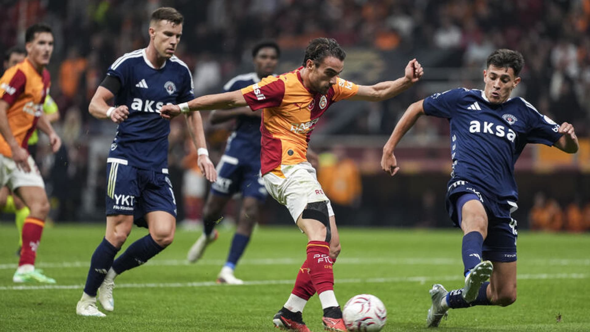 Yunus Akgün: Barcelona maçında zafer istiyoruz