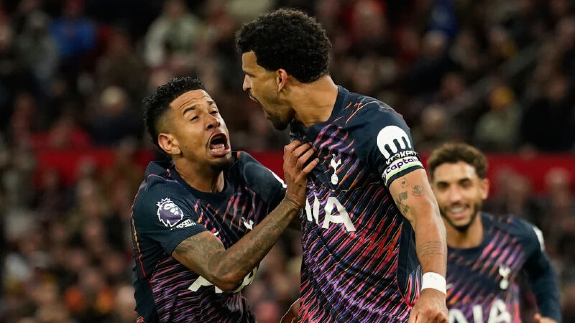 Tottenham 10 kişiyle Old Trafford’dan puan çıkardı