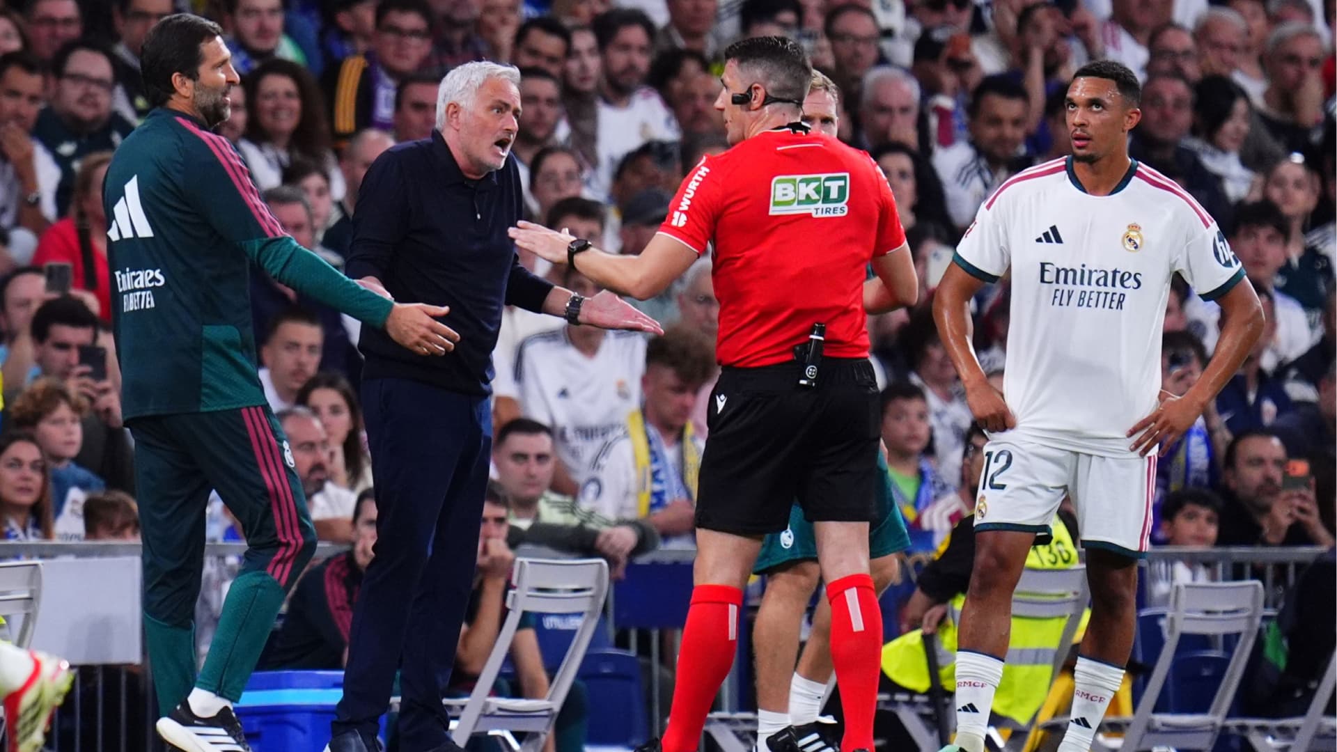 Real Madrid'in galibiyetinde kırmızı kart ve Mourinho protestosu öne çıktı