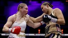 Lauren Price kemerlerini Cardiff’de korumaya çıkacak