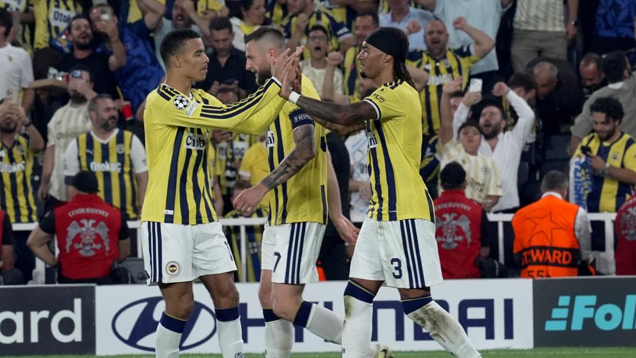 Fenerbahçe, Roma karşısında ikinci yarıda bulduğu golle puanı aldı